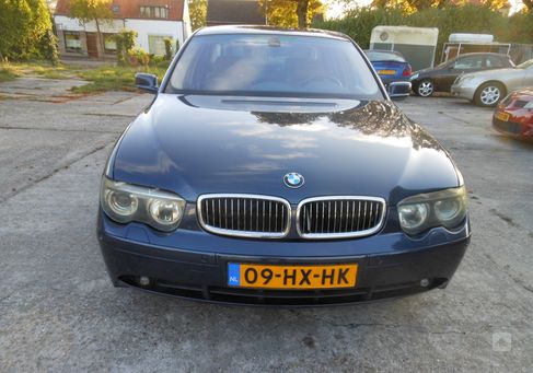 BMW 745, 2002