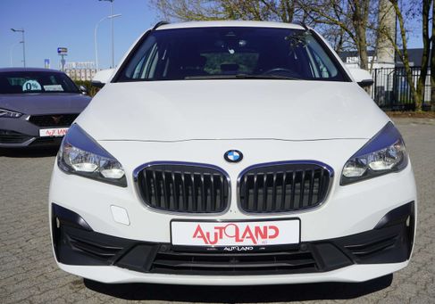 BMW 216, 2018