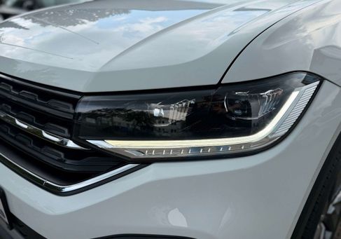 Volkswagen T-Cross, 2019