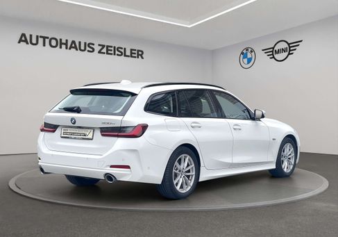 BMW 330, 2023