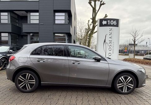 Mercedes-Benz A 250, 2022