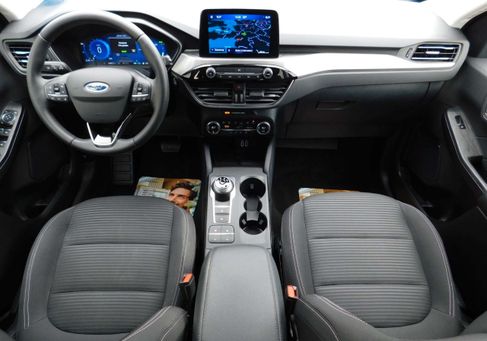 Ford Kuga, 2021