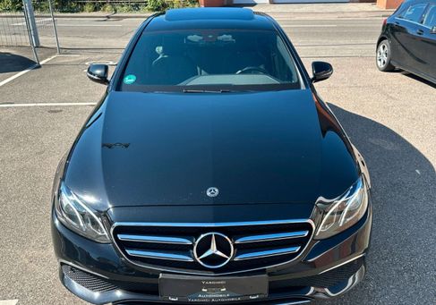 Mercedes-Benz E 200, 2019 3