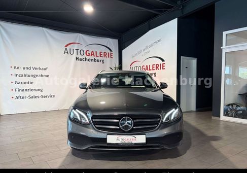 Mercedes-Benz E 200, 2019 3