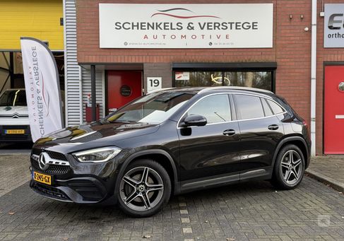 Mercedes-Benz GLA 200, 2021