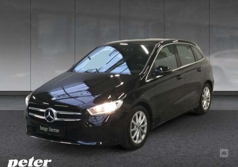 Mercedes-Benz B 180, 2022