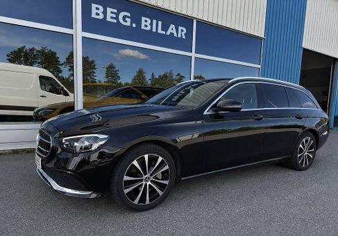 Mercedes-Benz E 300, 2022 3