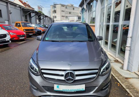 Mercedes-Benz B 180, 2018 3