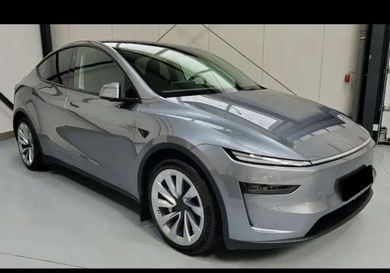 Tesla Model Y, 2025