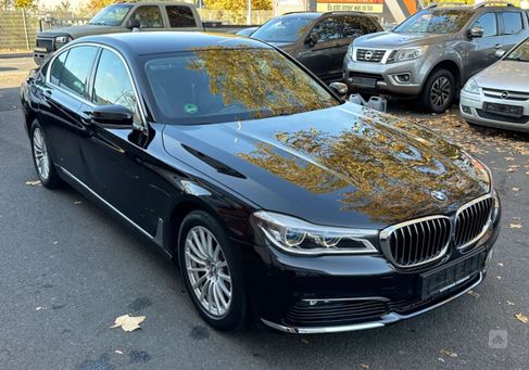 BMW 740, 2018