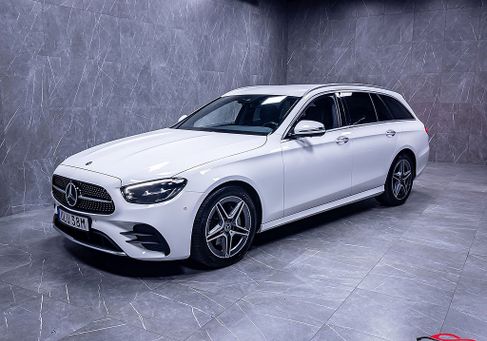 Mercedes-Benz E 220, 2022 3