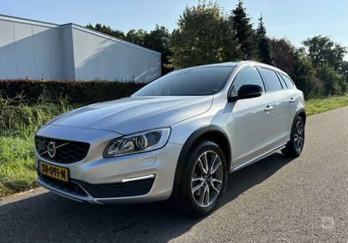 Volvo V60 Cross Country, 2019