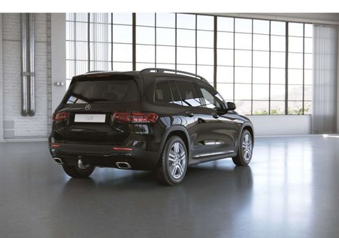 Mercedes-Benz GLB 200, 2022 3