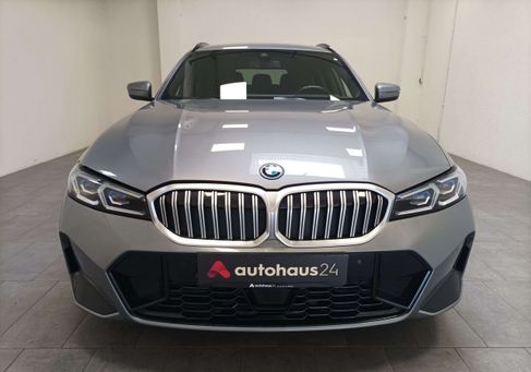 BMW 330, 2023