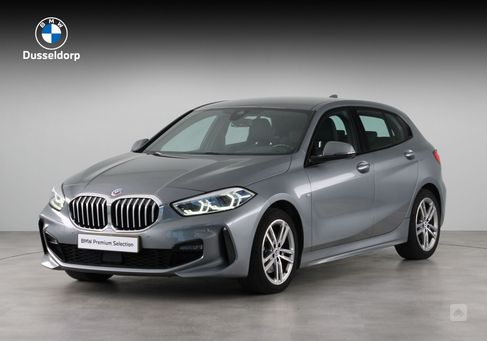 BMW 118, 2022