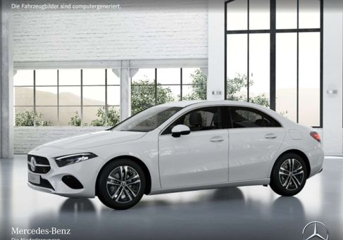 Mercedes-Benz A 180, 2025