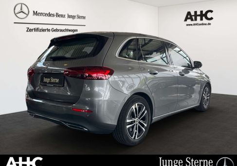 Mercedes-Benz B 220, 2023
