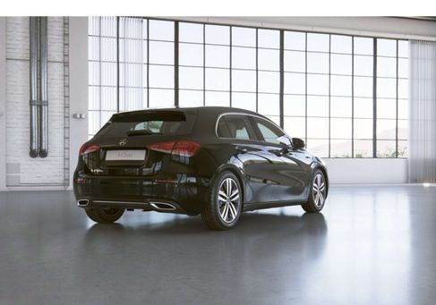 Mercedes-Benz A 250, 2022 3