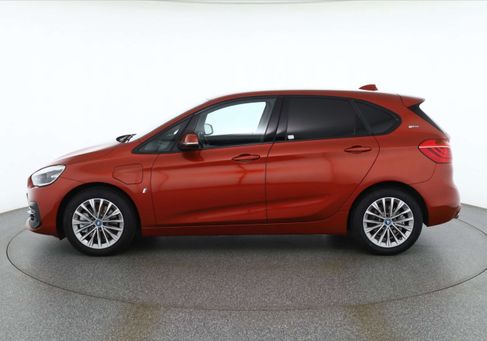 BMW 225, 2019