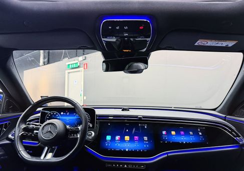 Mercedes-Benz E 300, 2025 2