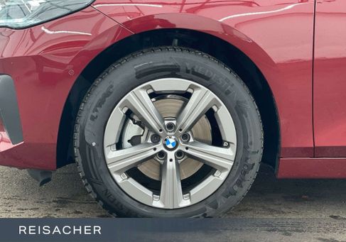 BMW 220, 2025