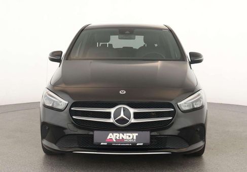 Mercedes-Benz B 180, 2022