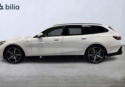 BMW 530, 2025 3