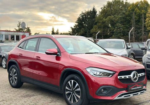 Mercedes-Benz GLA 200, 2020