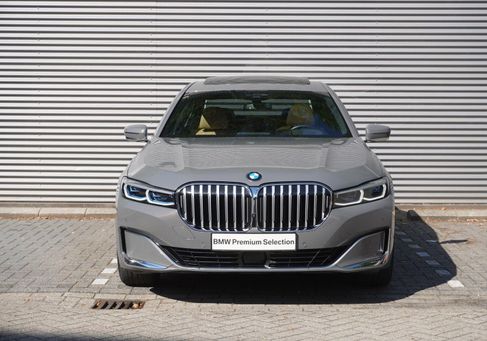 BMW 745, 2020