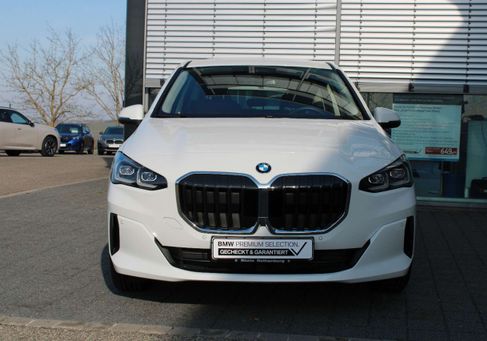 BMW 220, 2025