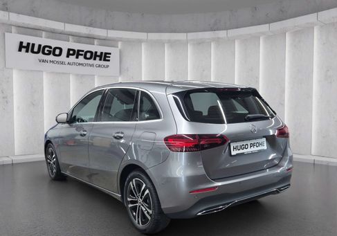 Mercedes-Benz B 200, 2023
