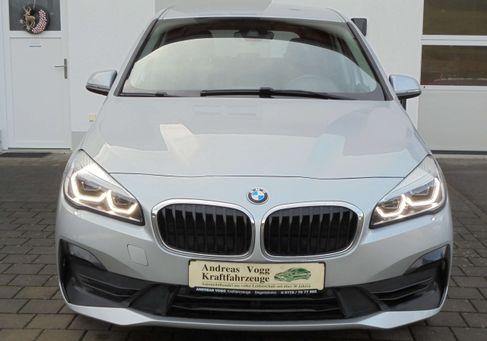 BMW 216, 2020