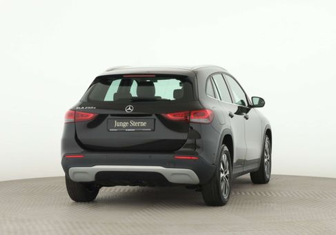 Mercedes-Benz GLA 250, 2021