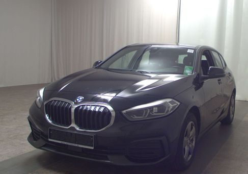 BMW 118, 2022