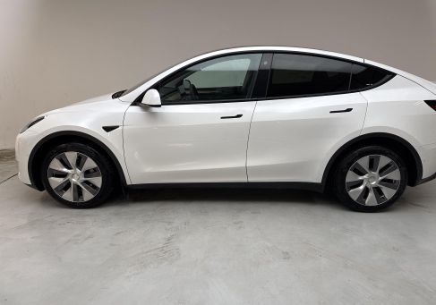 Tesla Model Y, 2022 2