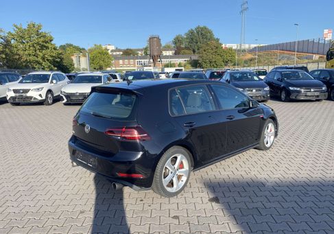 Volkswagen Golf, 2019 3