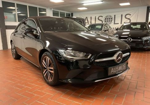 Mercedes-Benz CLA 180, 2022