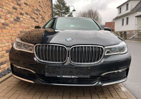 BMW 730, 2017