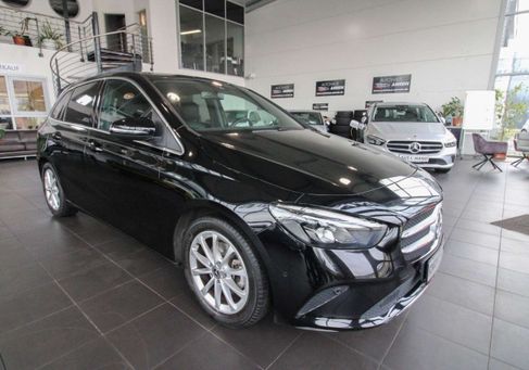 Mercedes-Benz B 180, 2020