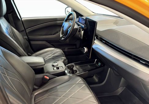 Ford Mustang Mach-E, 2022
