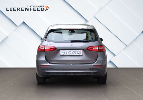 Mercedes-Benz B 180, 2019