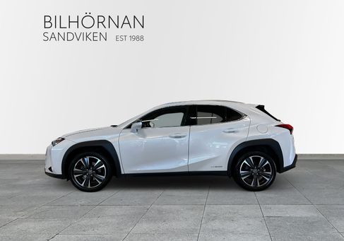 Lexus UX, 2021