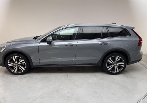 Volvo V60 Cross Country, 2022 2