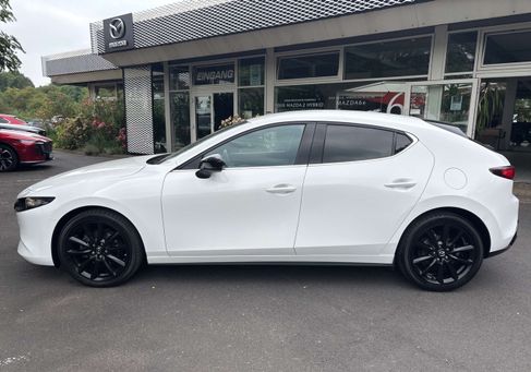 Mazda 3, 2023