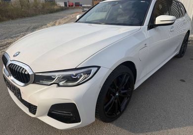 BMW 330, 2021