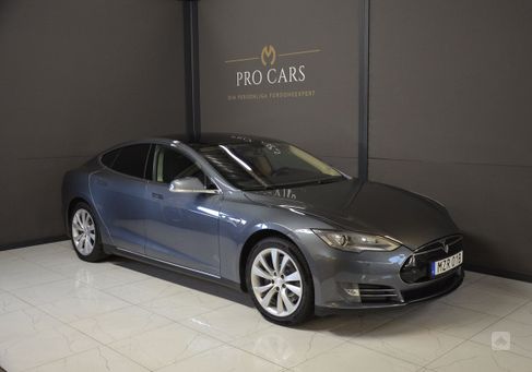 Tesla Model S, 2013