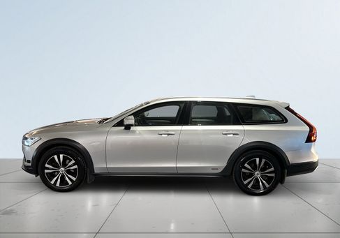 Volvo V90 Cross Country, 2022