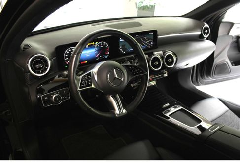 Mercedes-Benz A 180, 2025