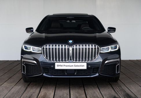 BMW 745, 2021