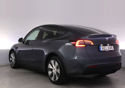 Tesla Model Y, 2022 3